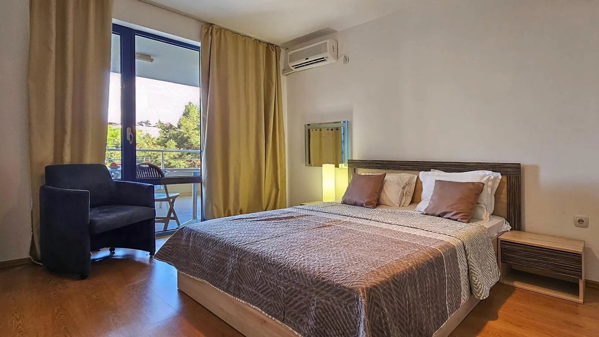 Excelsior Holiday Apartments Солнечный берег